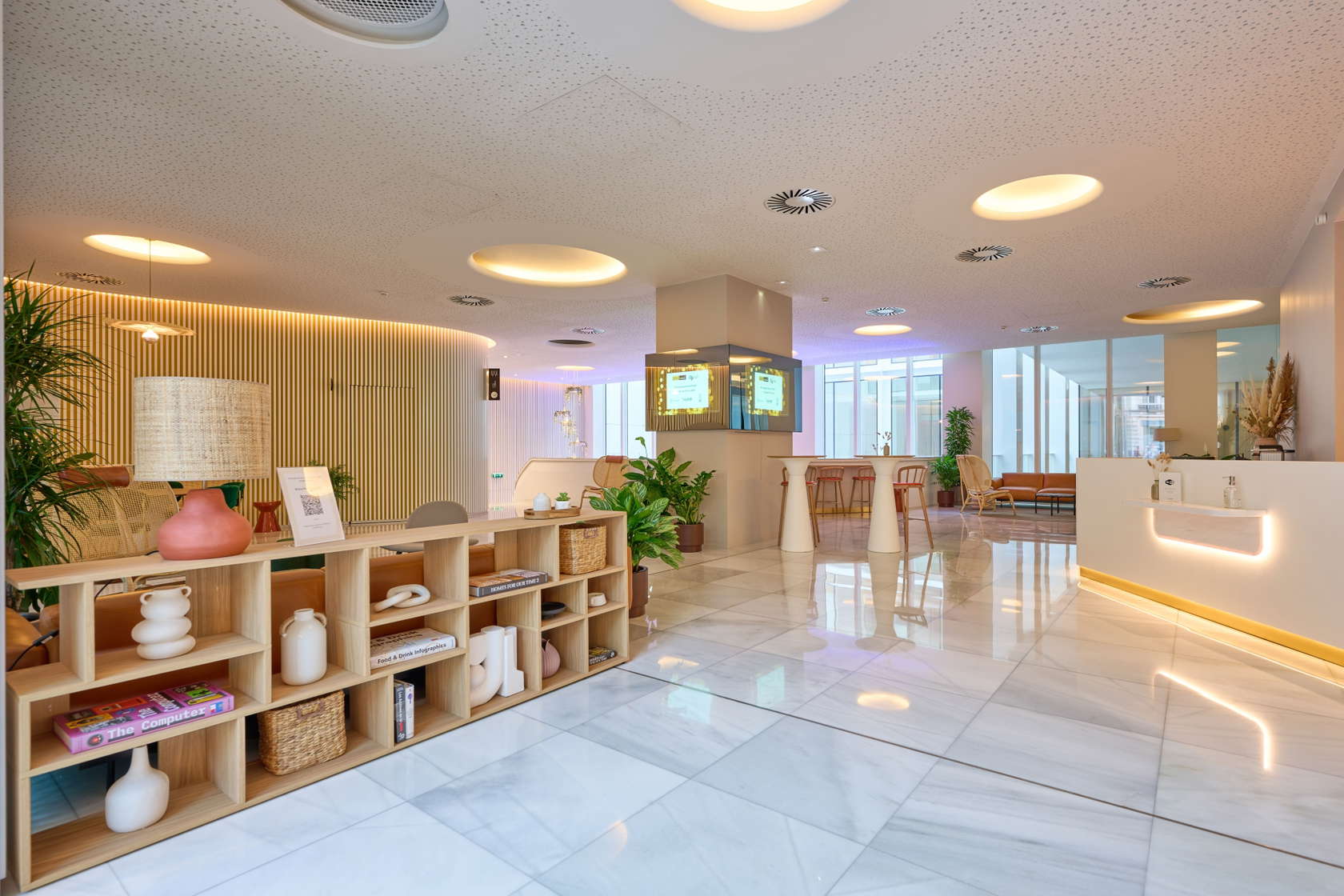Cloud Business Center - Photo 2