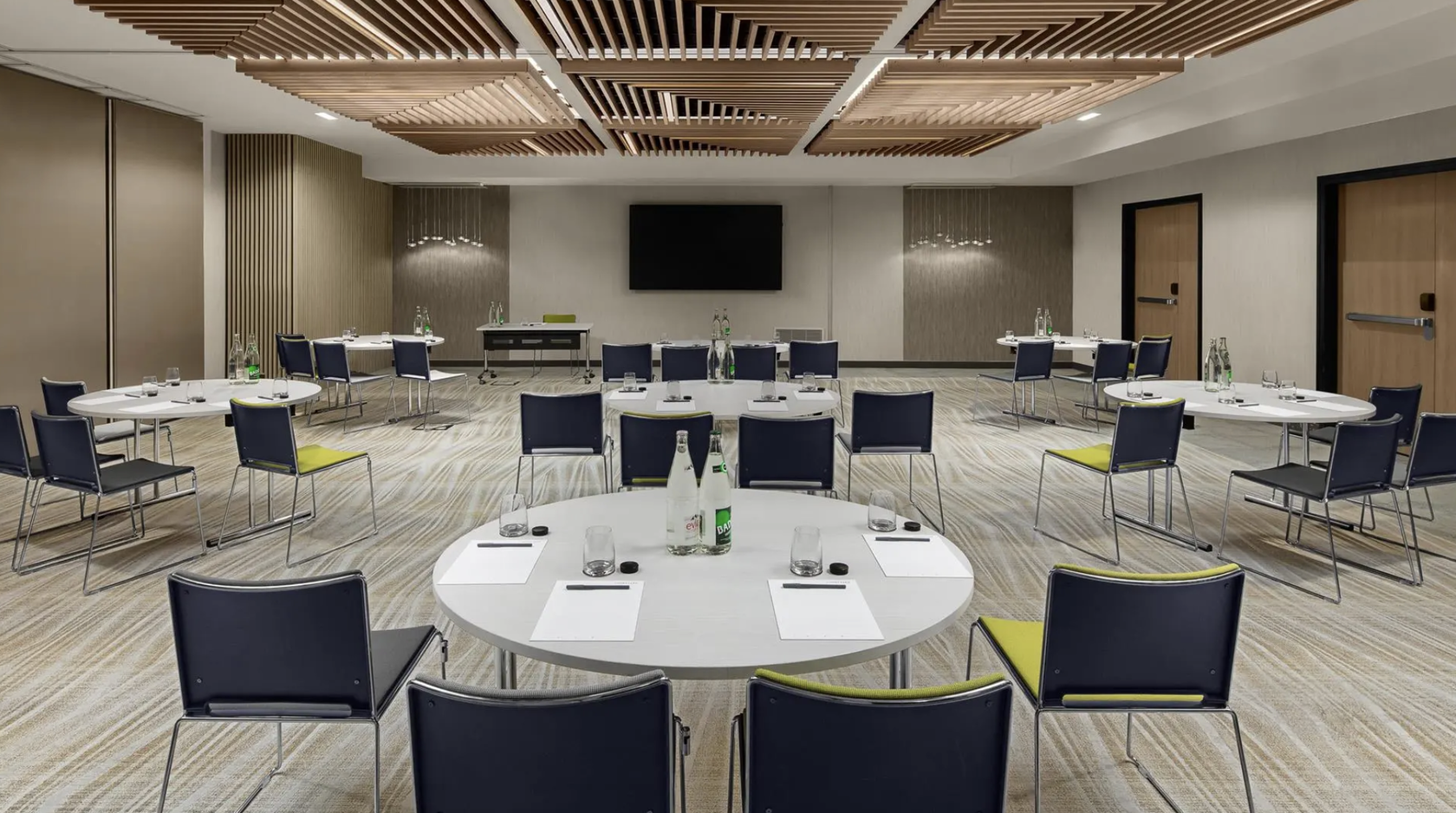 Courtyard by Marriott Porte de Versailles - Photo 1