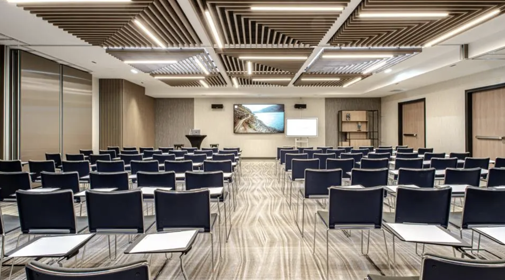 Courtyard by Marriott Porte de Versailles - Photo 2