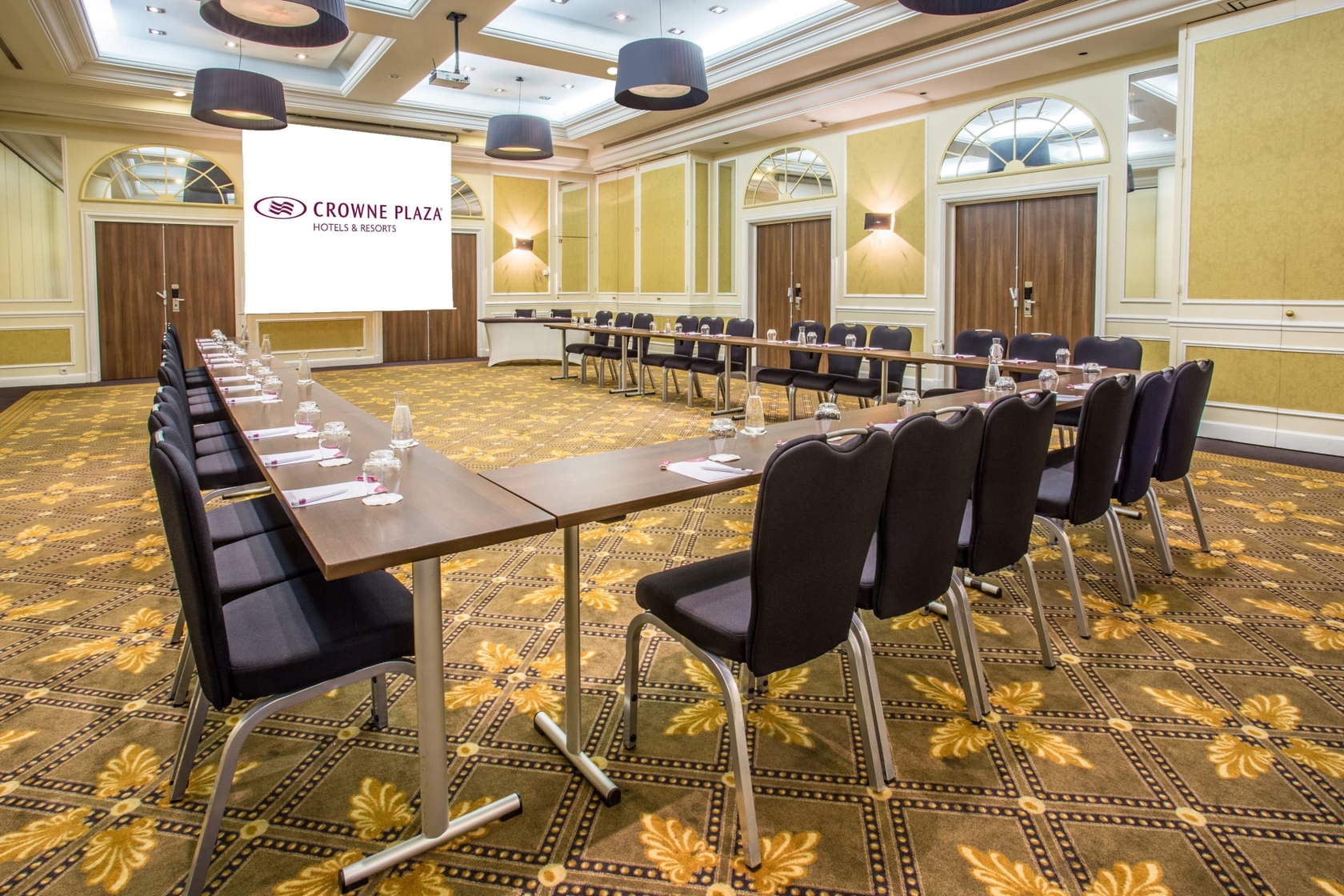 Crowne Plaza Paris République : tout ce qu'il faut savoir pour organiser votre événement