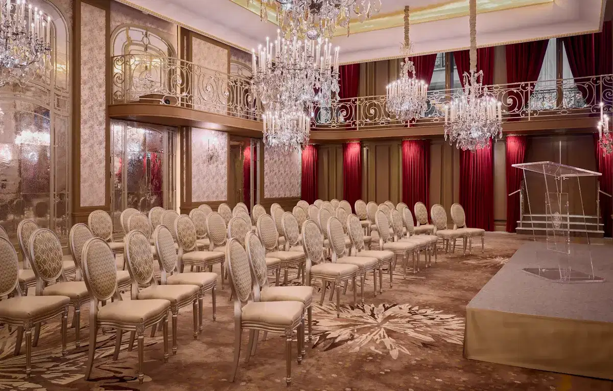 Hôtel Plaza Athénée Paris - Photo 1