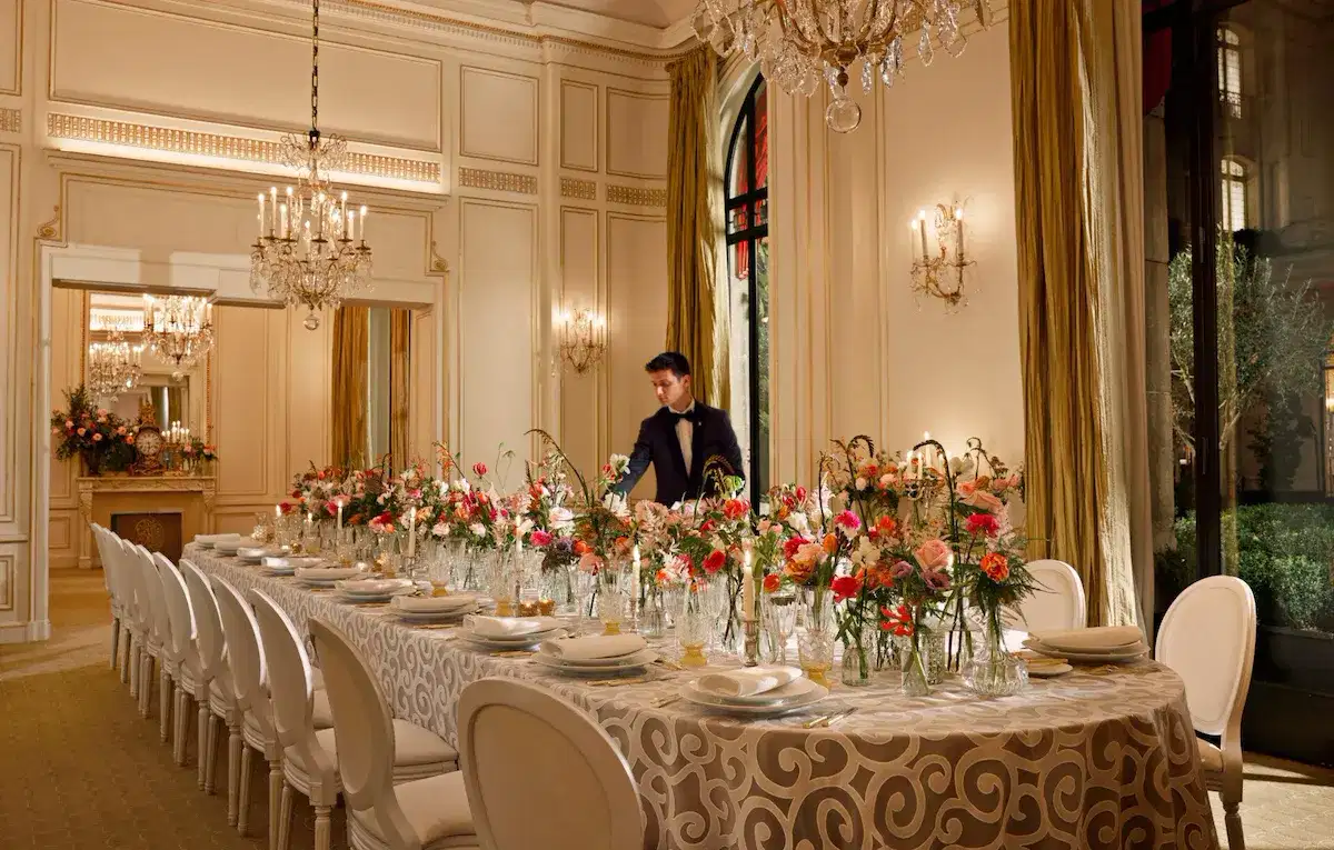 Hôtel Plaza Athénée Paris - Photo 2