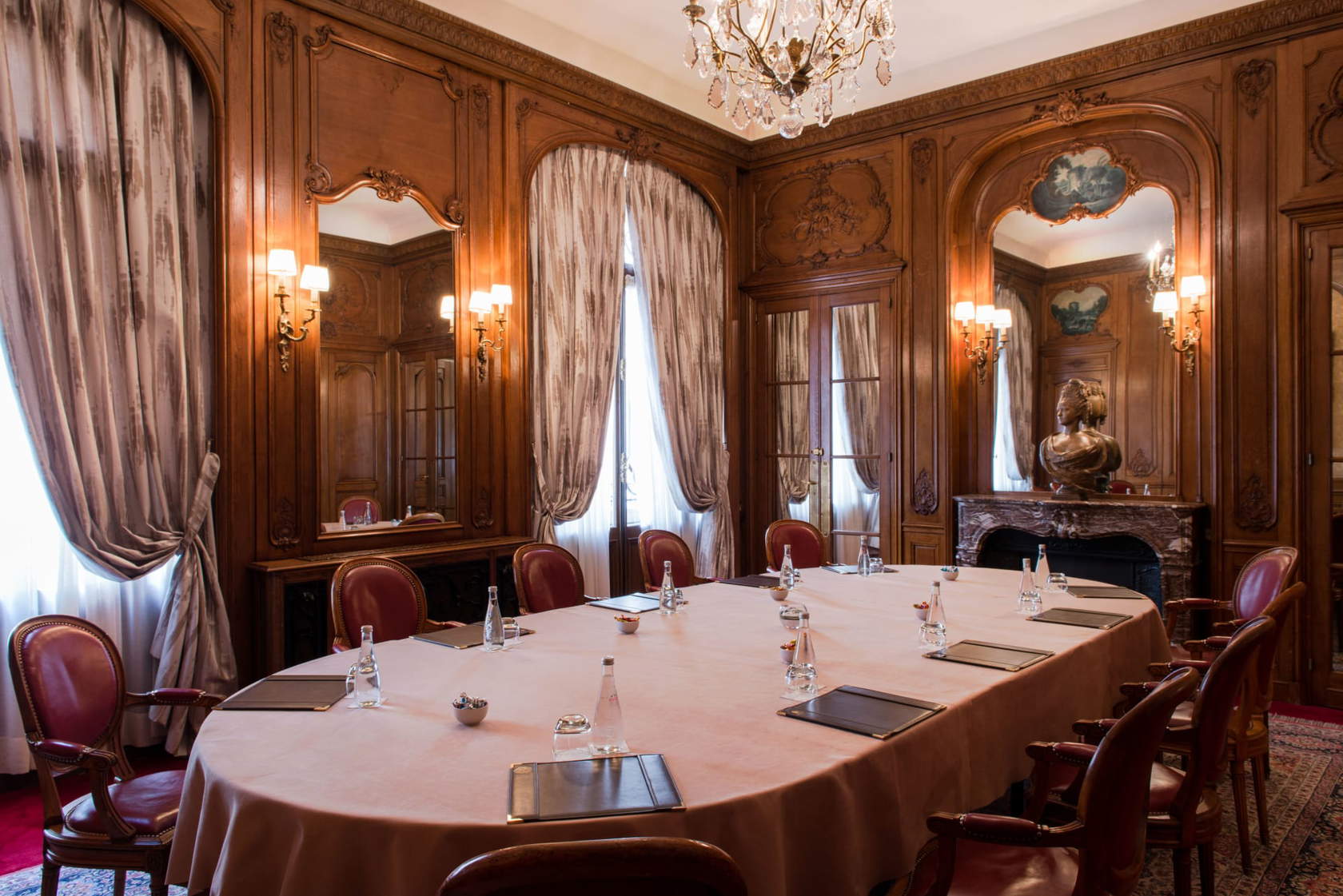 Hôtel Raphael Paris : tout ce qu'il faut savoir pour organiser votre événement
