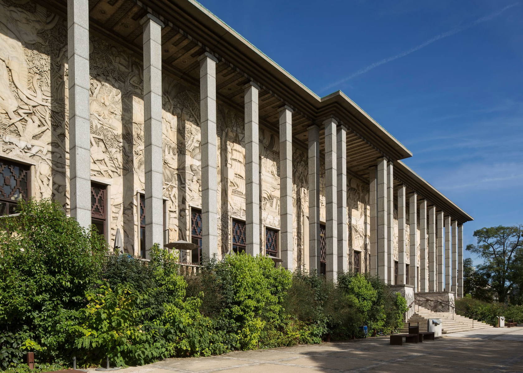 Palais De La Porte Dorée