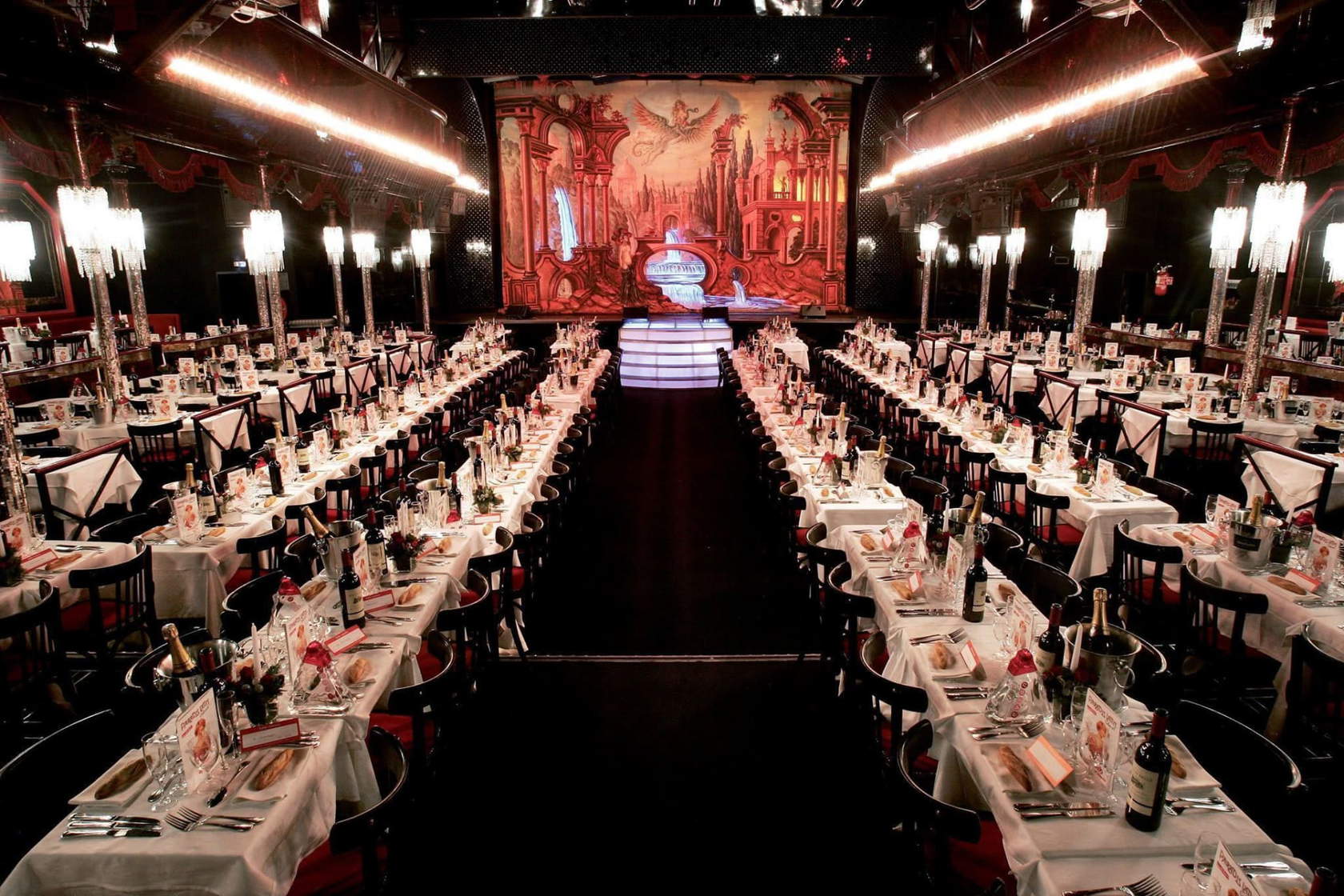 Paradis Latin : tout ce qu'il faut savoir pour organiser votre événement dans ce cabaret parisien d'exception
