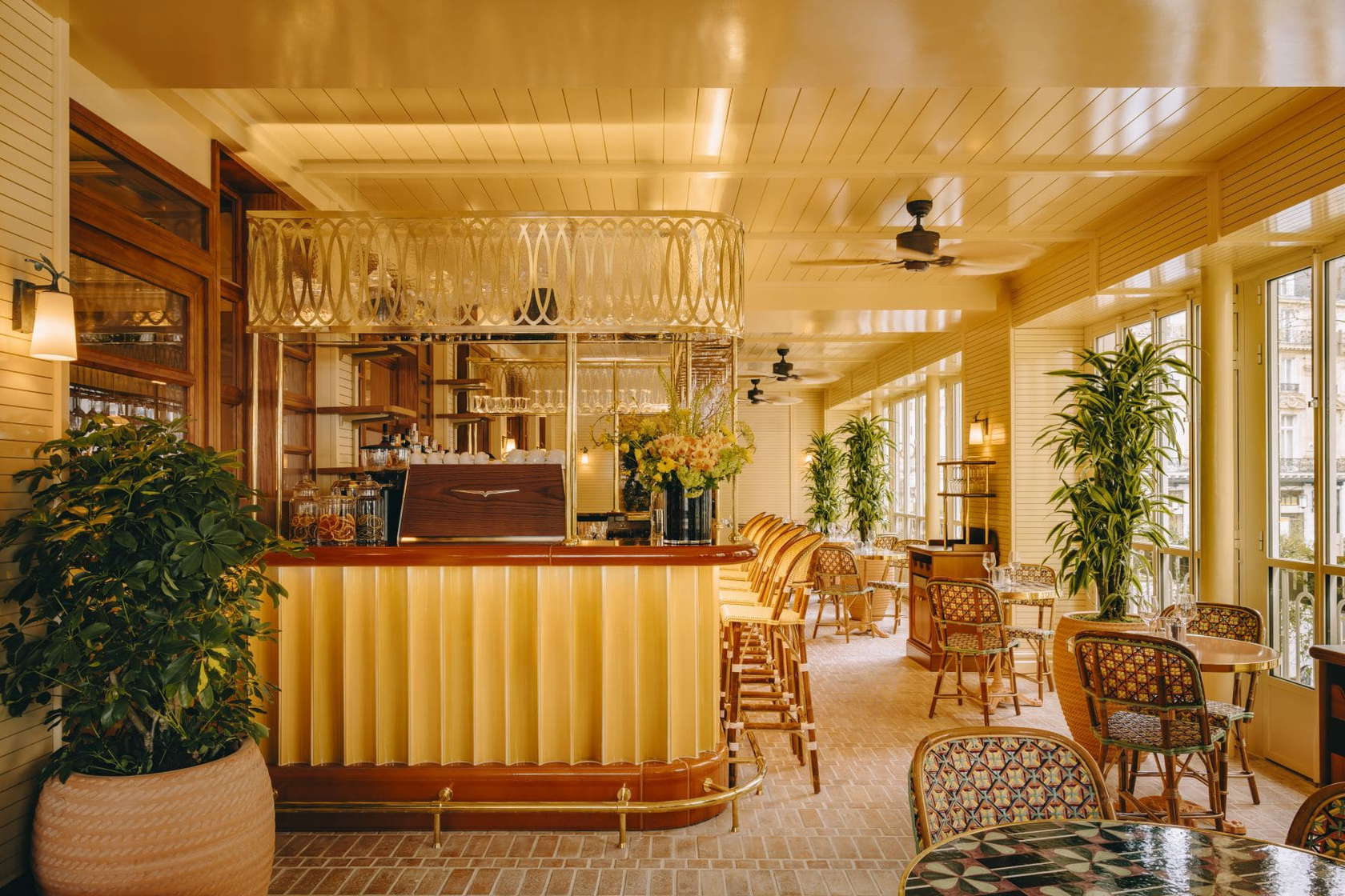 Public House - Photo 1
