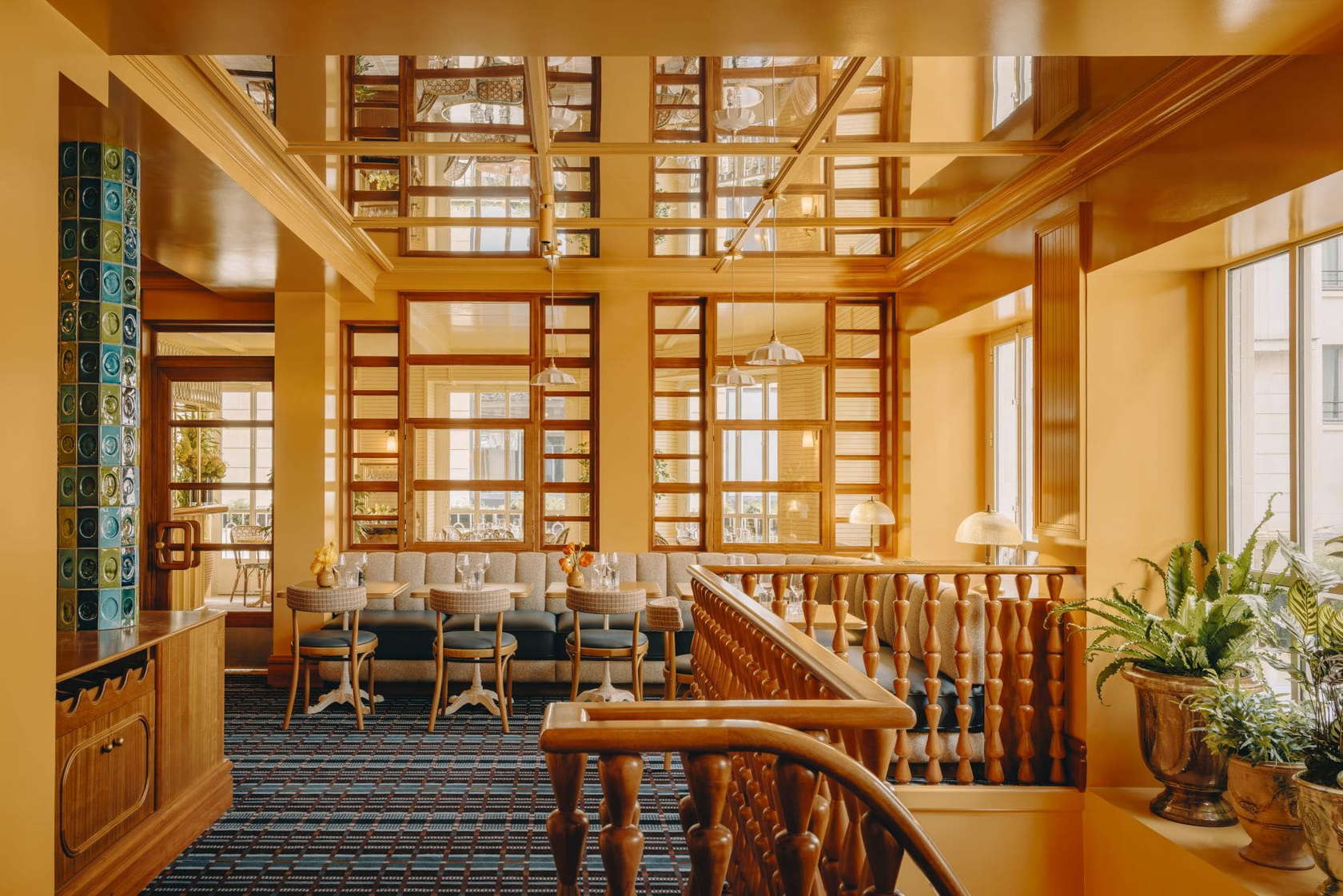 Public House - Photo 2
