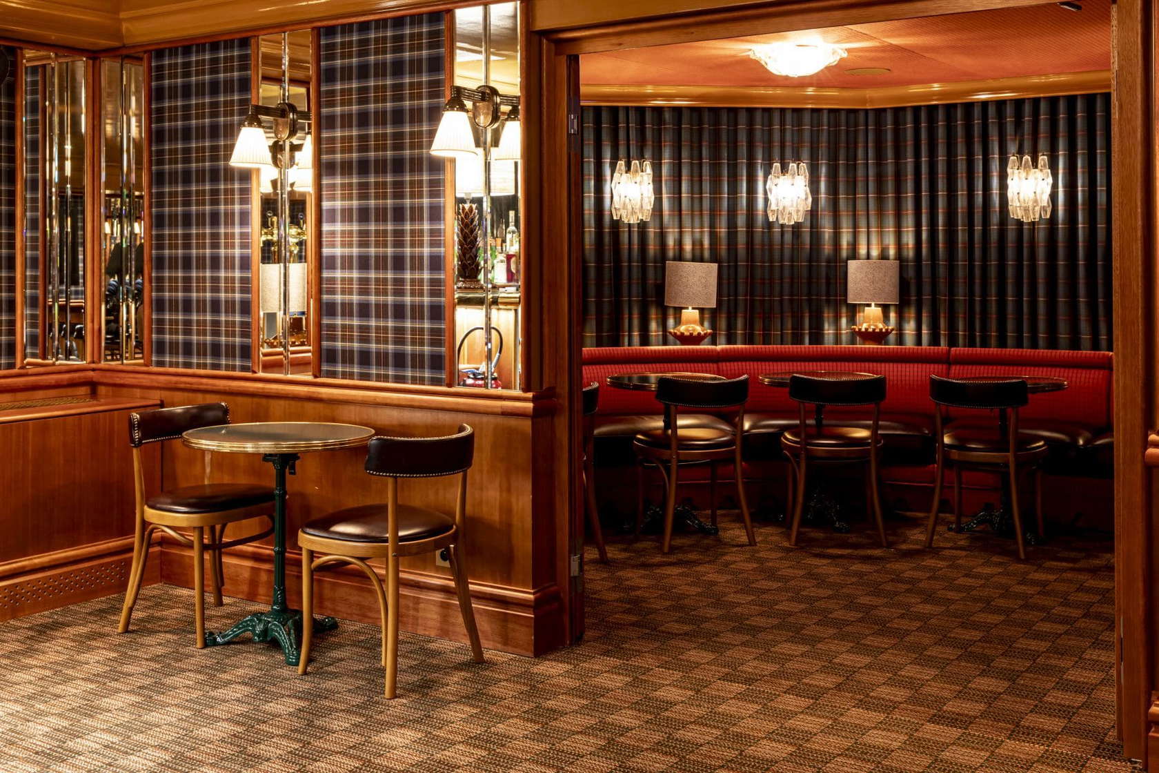 Public House - Photo 5