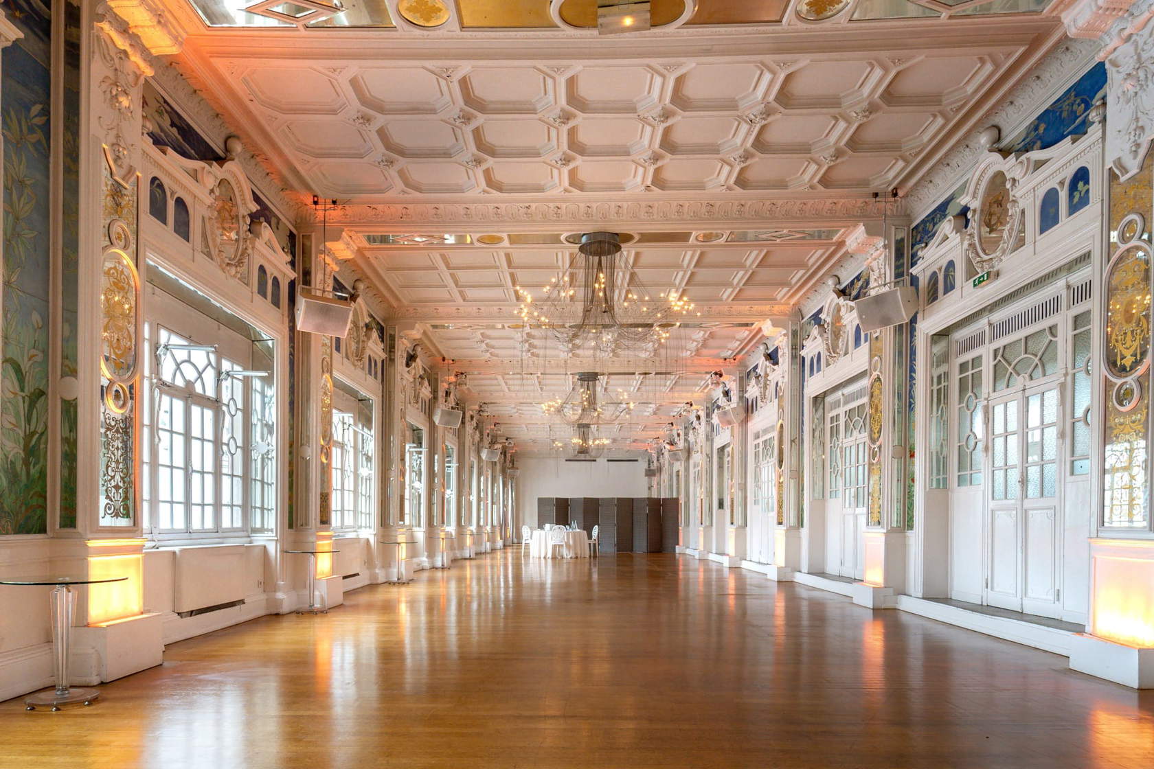 Le Salon des Miroirs : histoire, espaces et capacités d'accueil
