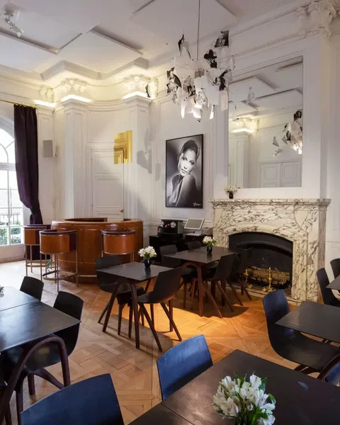 Studio Harcourt Paris